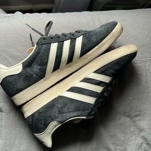 Sz 11 Mens Gazelle  Carbon/ Off White/ Cream White